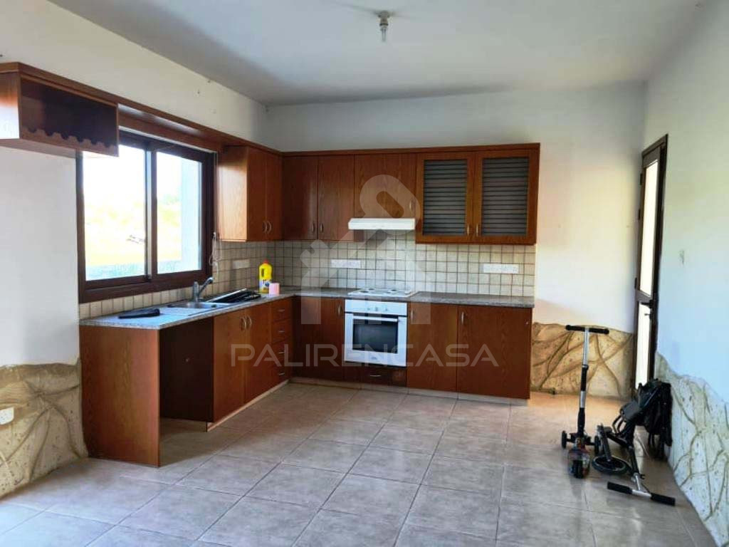 For Sale 4-Bedroom Semi-Detached House in Lythrodontas