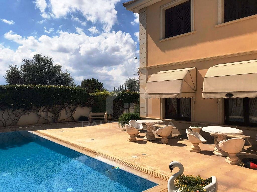 4-Bedroom Detached House in Strovolos
