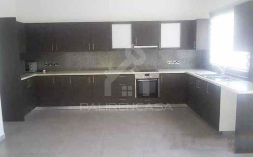 4-Bedroom Detached House in Dali